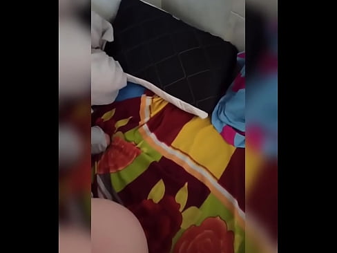 ❤️ A minha colega de quarto fica sozinha em casa porque o seu marido vai de férias e eu aproveito a oportunidade para a foder e encher-lhe o cu de leite Porno vídeo em nós