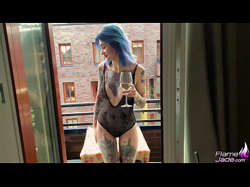❤️ Tremendous Girl Sucking with a Gulp and Fucking Passionately Under the Open Sky Porno vídeo em nós